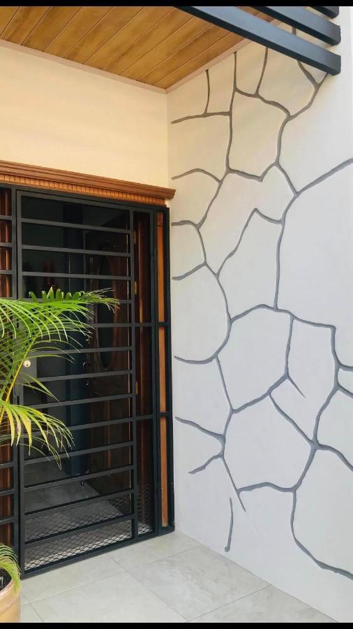 Hostal Rio Piedra Estelí エクステリア 写真